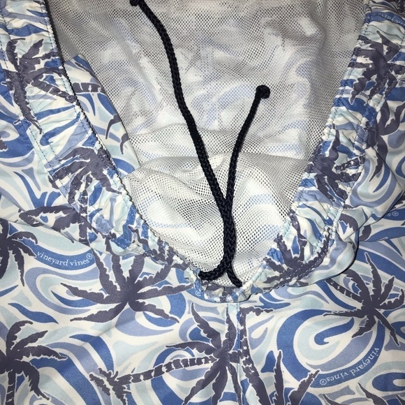 Vineyard Vines CHAPPY WAVE PALM TREE SWIM TRUNKS IN JAKE BLUE Size XL - Picture 6 of 10